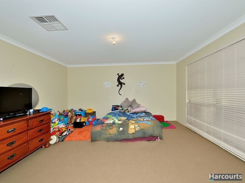 3 Splendens Turn, Halls Head WA 6210