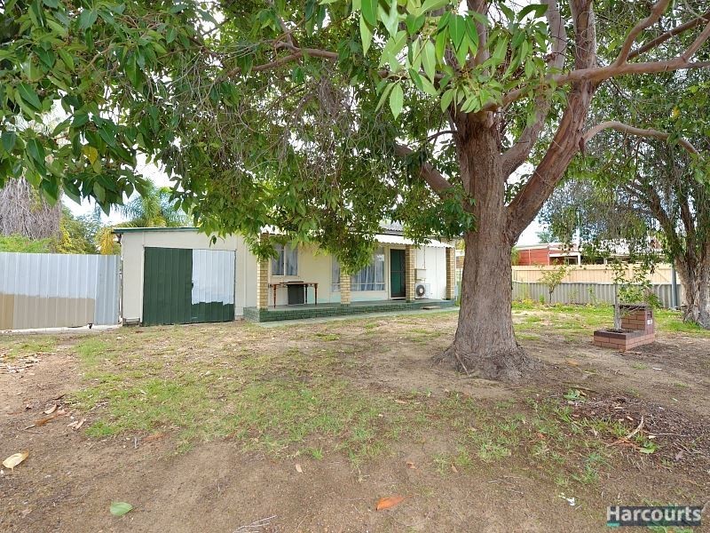10 Derek Road, Coodanup WA 6210