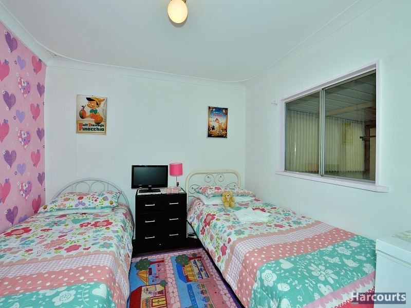 10 Derek Road, Coodanup WA 6210