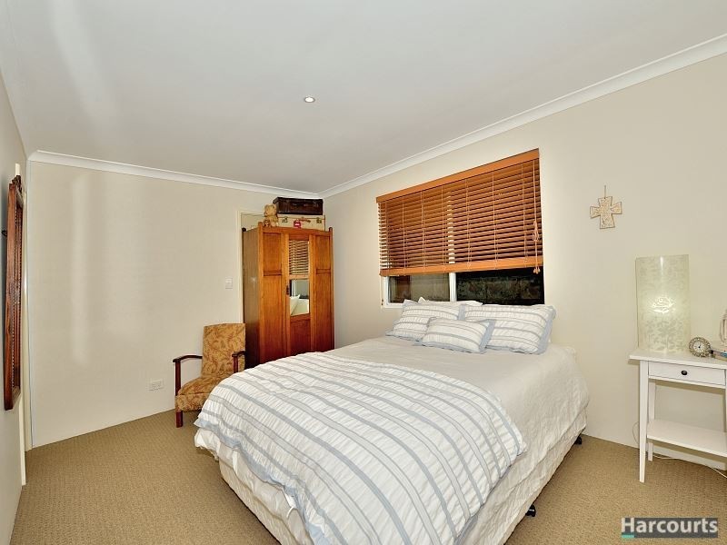 1 Spyglass Rise, Halls Head WA 6210