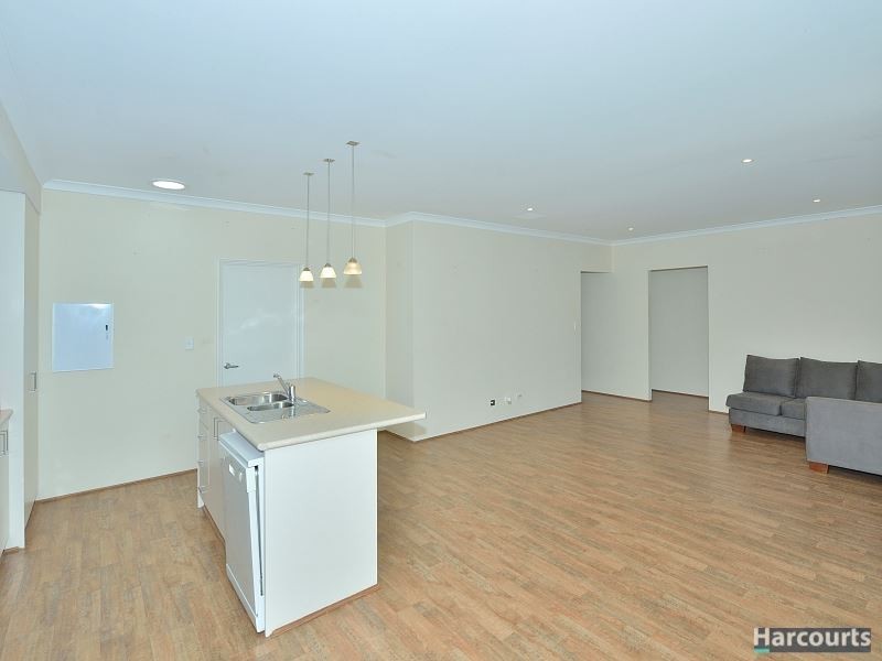 15 Beacham Street, Coodanup WA 6210