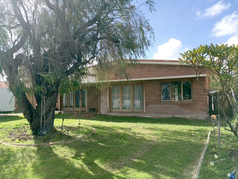 68 Leslie Street, Dudley Park WA 6210