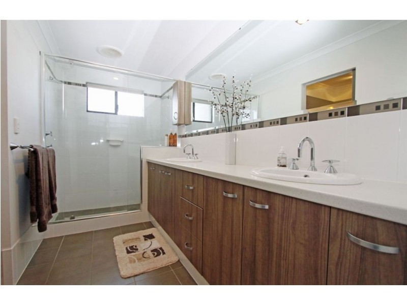 7 Orania Pass, Halls Head WA 6210