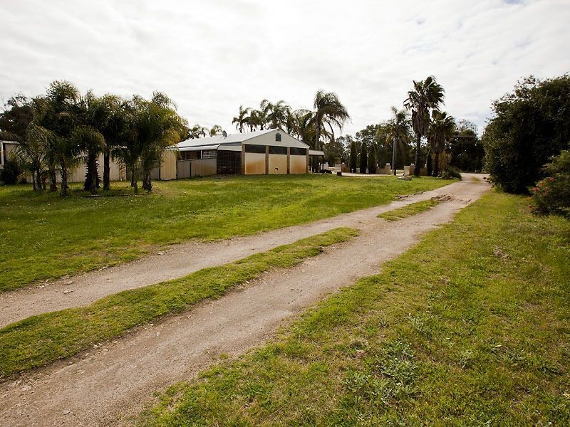 30 Shenton Road, Barragup WA 6209