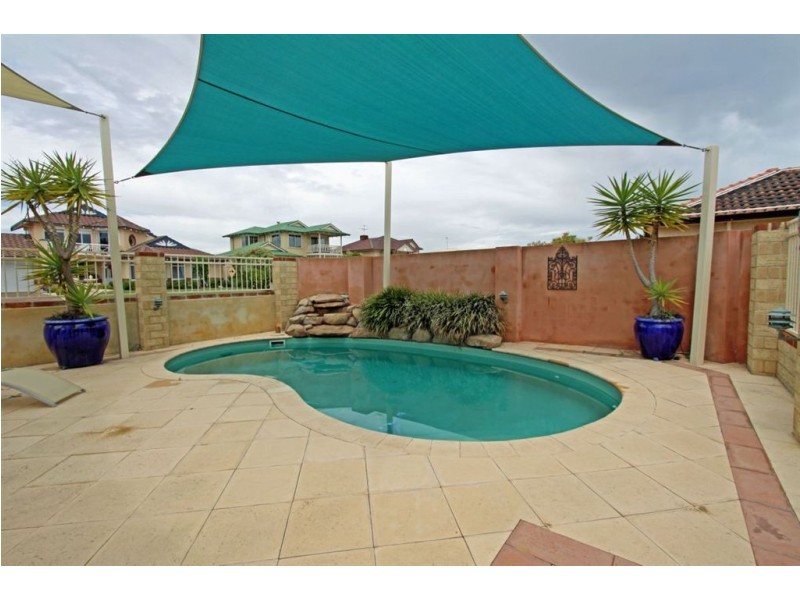 10 Ronsard Drive, San Remo WA 6210