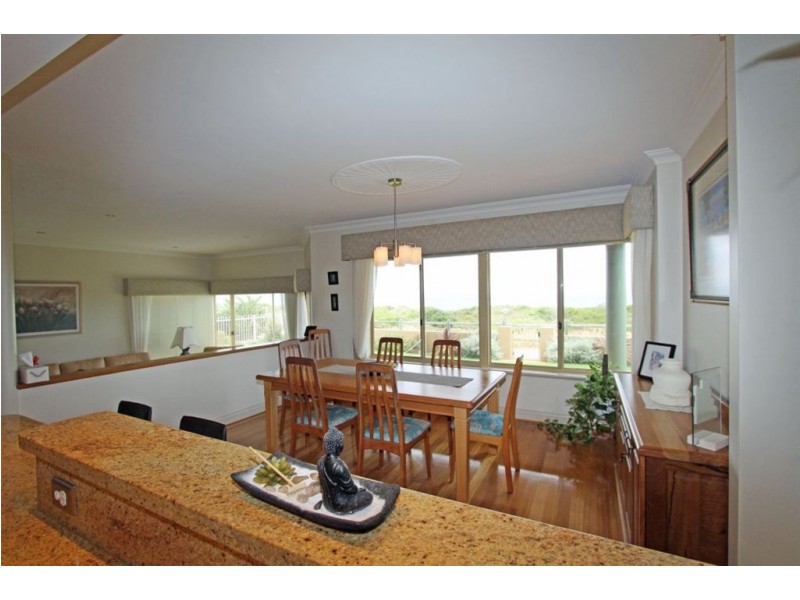 10 Ronsard Drive, San Remo WA 6210