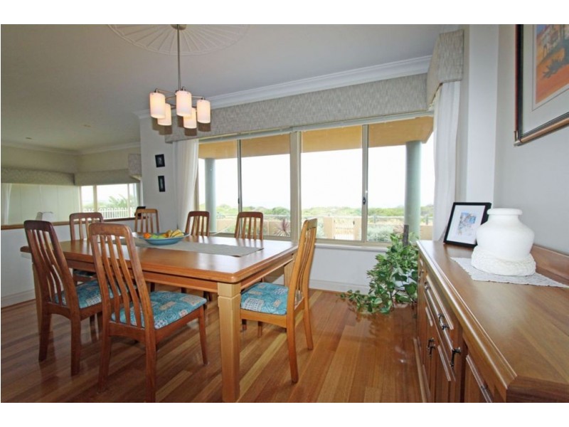 10 Ronsard Drive, San Remo WA 6210