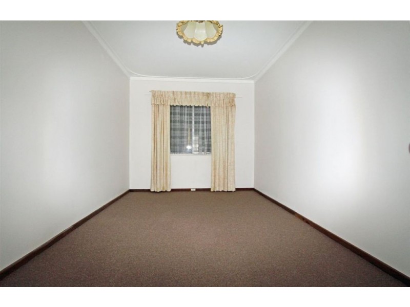 12 Sharland Street, Halls Head WA 6210