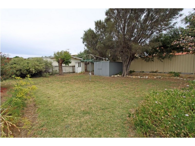 12 Sharland Street, Halls Head WA 6210