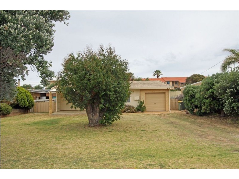 12 Sharland Street, Halls Head WA 6210