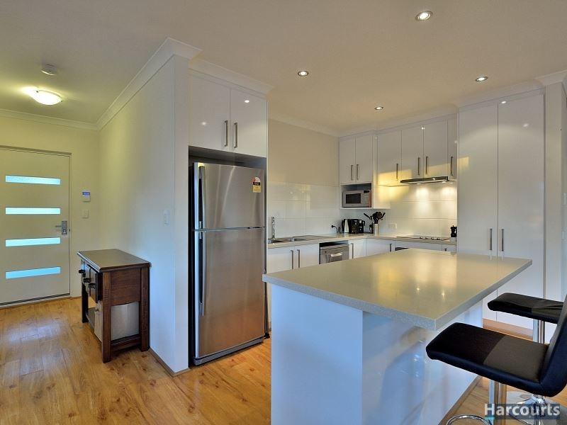 20 Vaucluse Way, Coodanup WA 6210