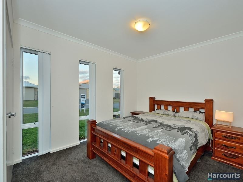 20 Vaucluse Way, Coodanup WA 6210