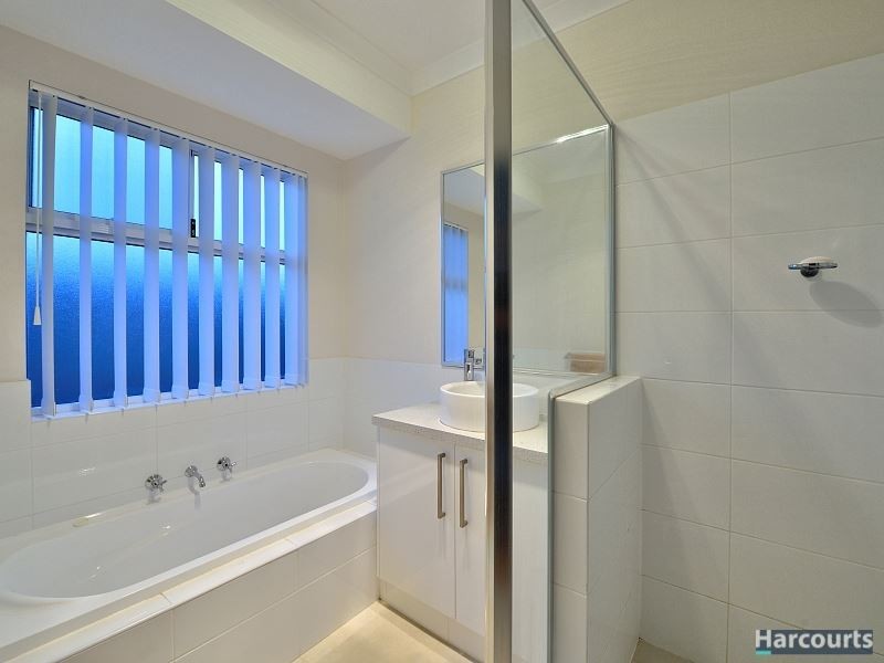 20 Vaucluse Way, Coodanup WA 6210