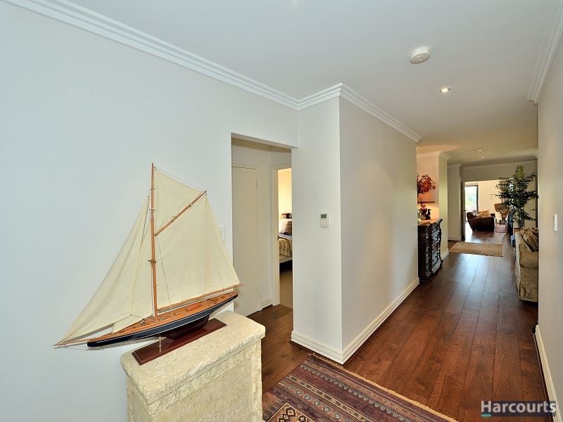 16 Bush View, Wannanup WA 6210