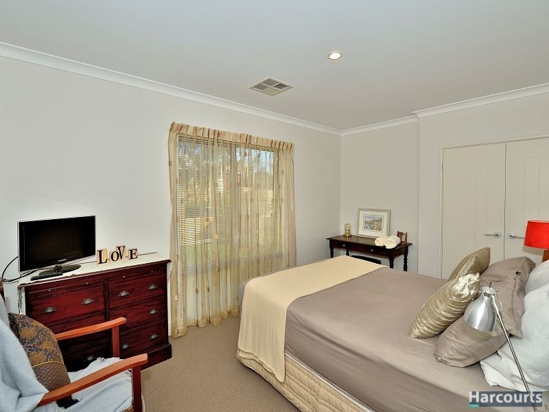 16 Bush View, Wannanup WA 6210