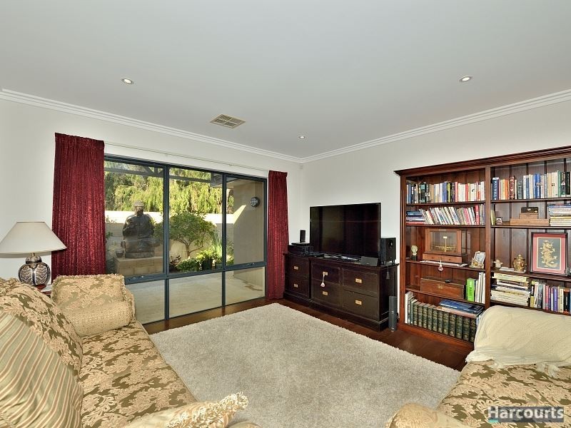 16 Bush View, Wannanup WA 6210