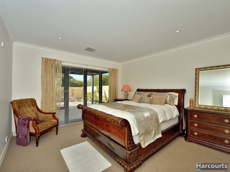 16 Bush View, Wannanup WA 6210