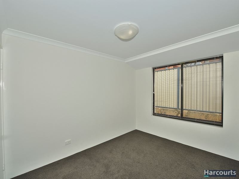 8 Portrush Parade, Meadow Springs WA 6210