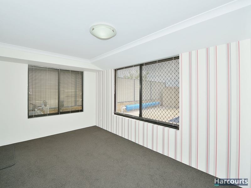 8 Portrush Parade, Meadow Springs WA 6210