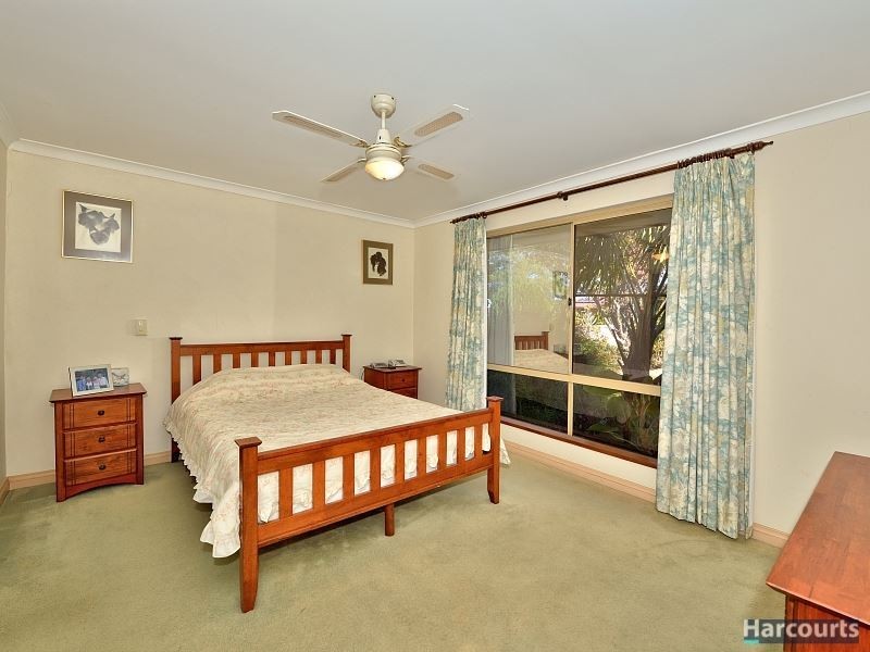 18 Sandalwood Parade, Halls Head WA 6210