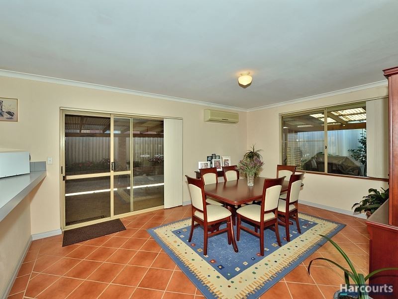 18 Sandalwood Parade, Halls Head WA 6210