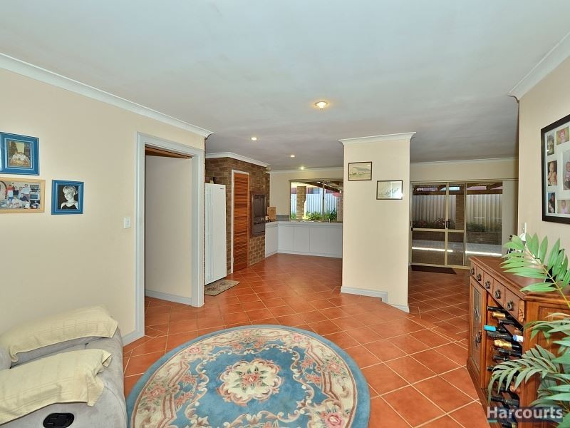 18 Sandalwood Parade, Halls Head WA 6210