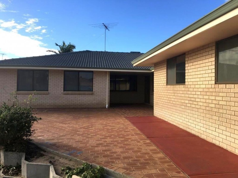 2 Cyprus Gardens, Halls Head WA 6210