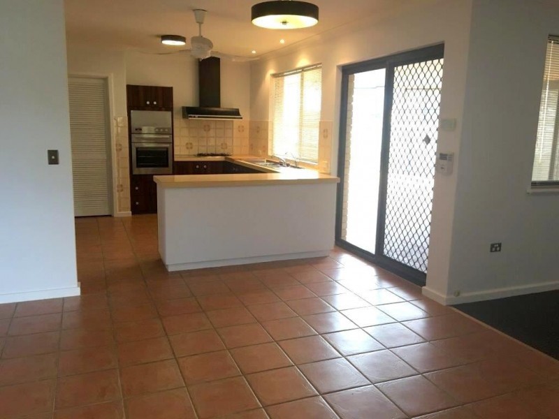 2 Cyprus Gardens, Halls Head WA 6210