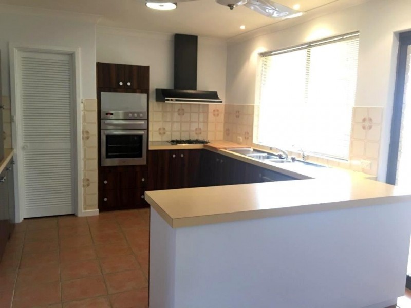 2 Cyprus Gardens, Halls Head WA 6210