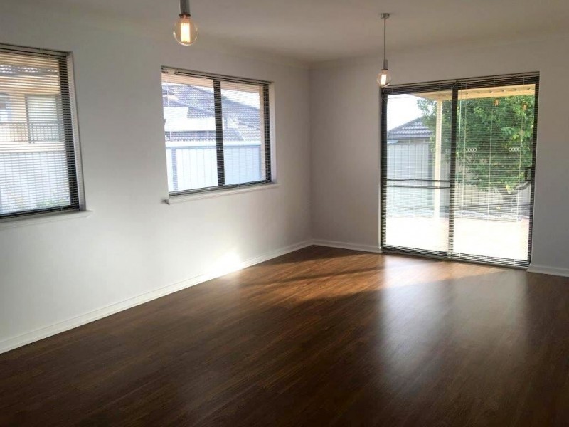 2 Cyprus Gardens, Halls Head WA 6210