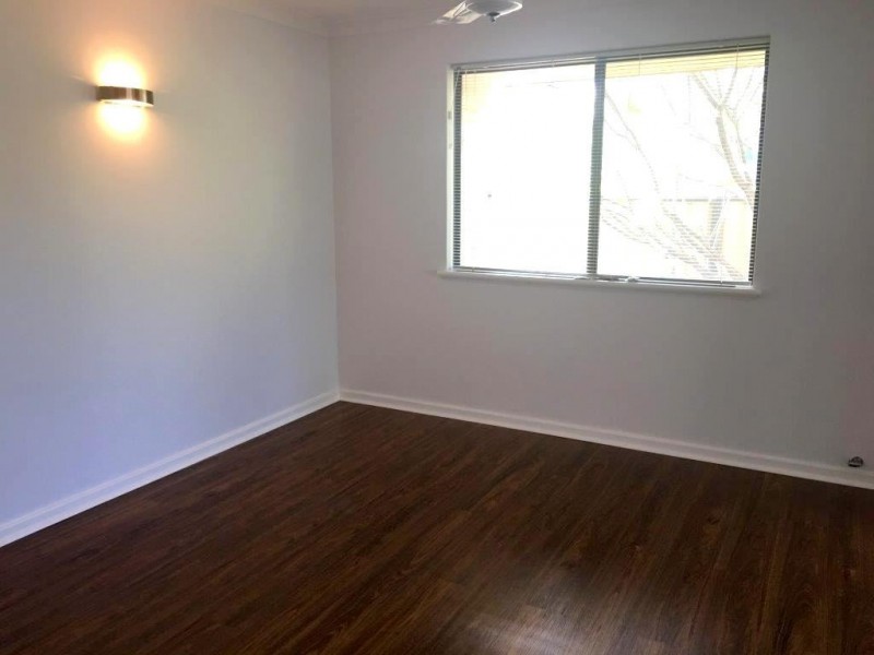2 Cyprus Gardens, Halls Head WA 6210
