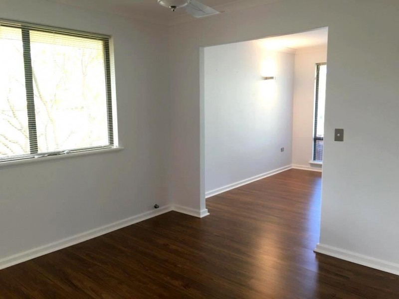 2 Cyprus Gardens, Halls Head WA 6210