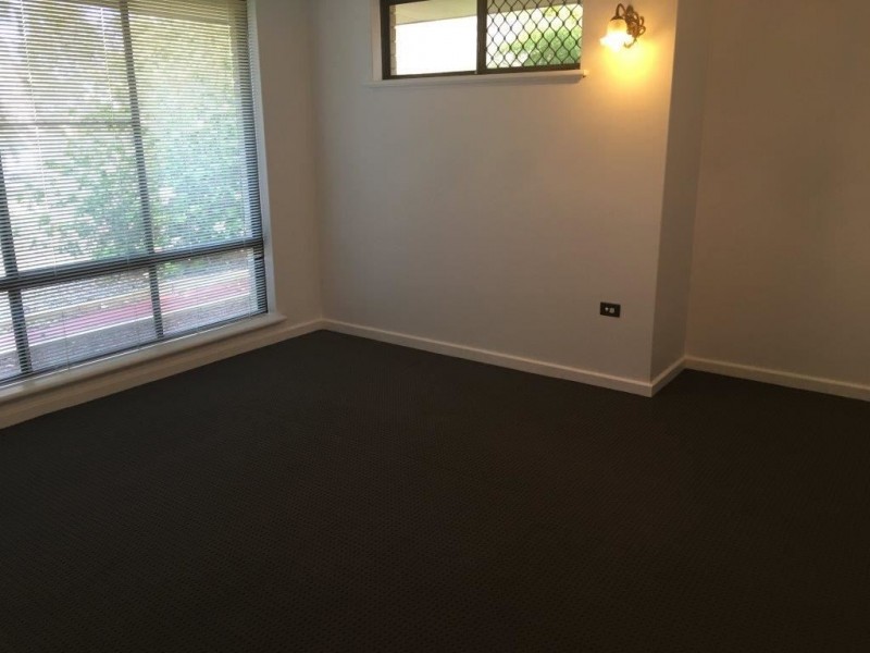 2 Cyprus Gardens, Halls Head WA 6210