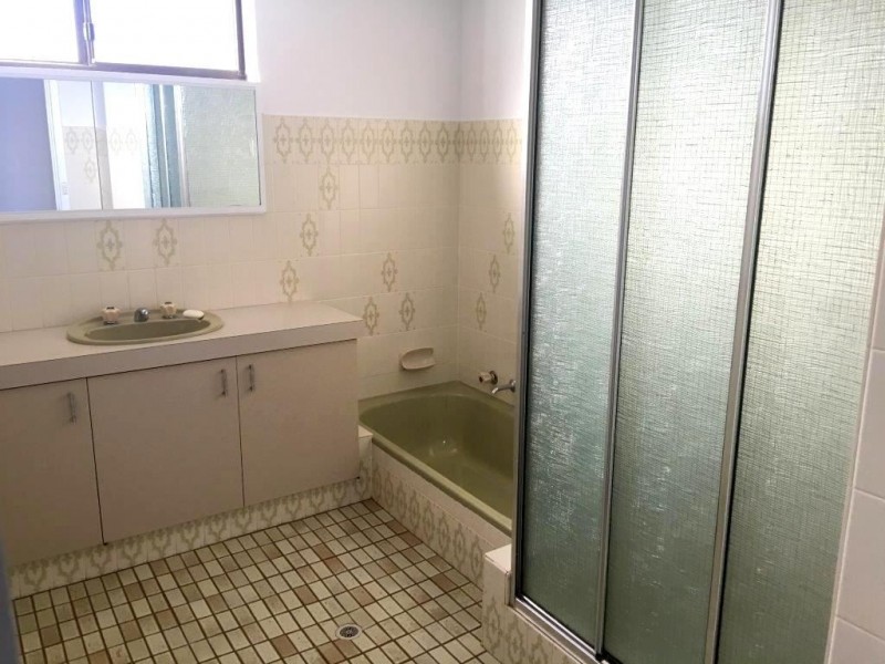 2 Cyprus Gardens, Halls Head WA 6210