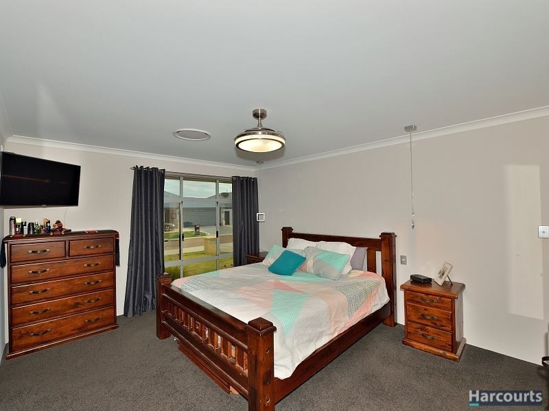 54 Cawana Parkway, Lakelands WA 6180