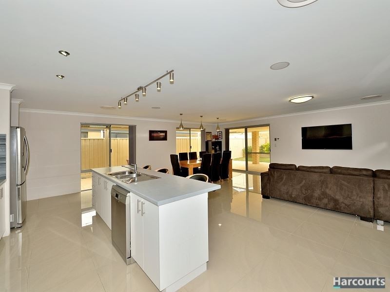 54 Cawana Parkway, Lakelands WA 6180