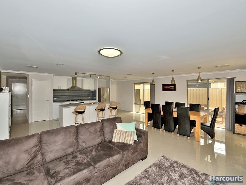 54 Cawana Parkway, Lakelands WA 6180