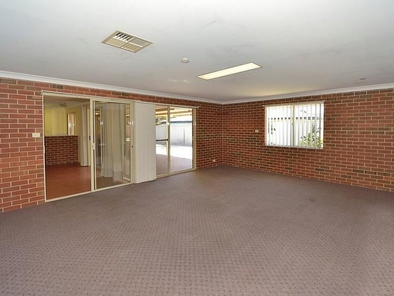 77 Coodanup Drive, Dudley Park WA 6210
