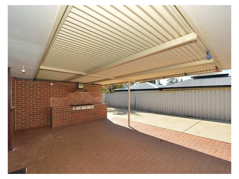 77 Coodanup Drive, Dudley Park WA 6210