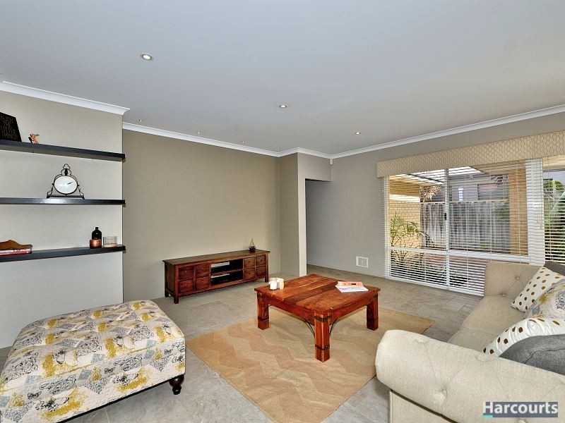 1 Dalona Parkway, Lakelands WA 6180