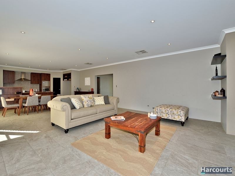 1 Dalona Parkway, Lakelands WA 6180