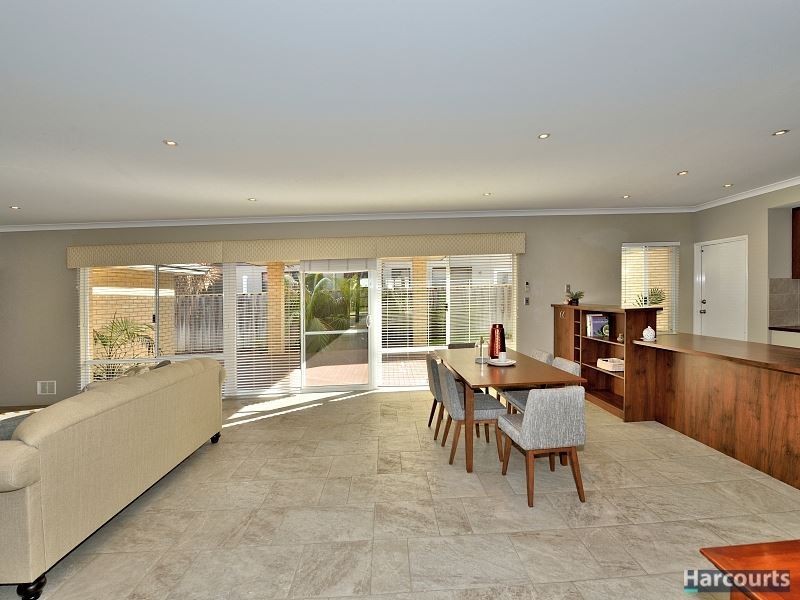 1 Dalona Parkway, Lakelands WA 6180