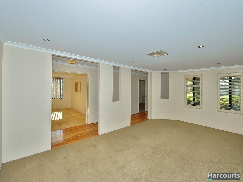 12 Boardwalk Boulevard, Halls Head WA 6210