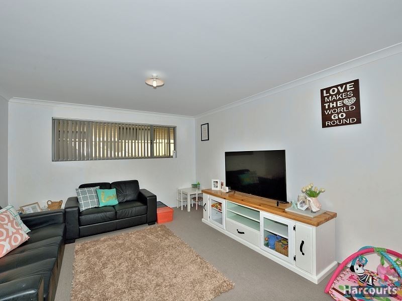 11 Salome Crescent, Lakelands WA 6180