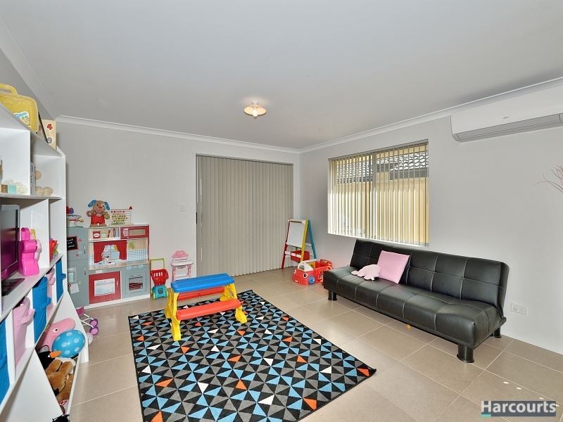 11 Salome Crescent, Lakelands WA 6180