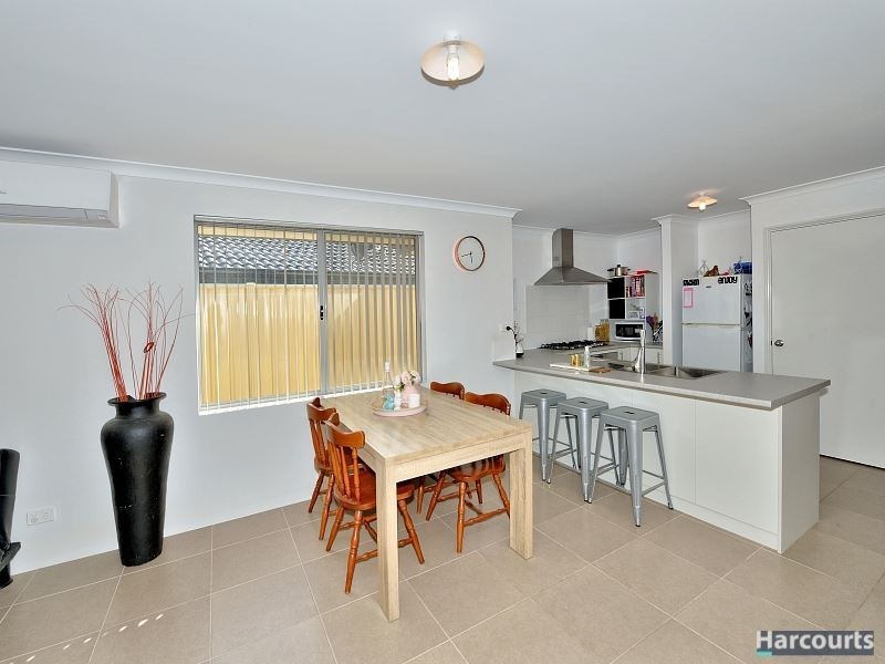 11 Salome Crescent, Lakelands WA 6180