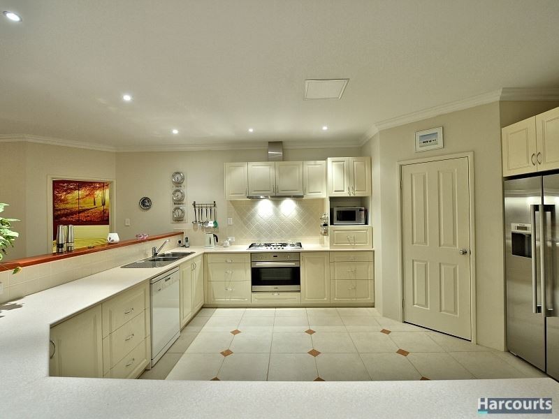 5 Emma Way, Coodanup WA 6210