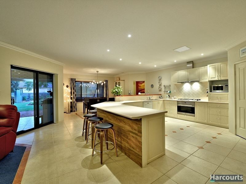 5 Emma Way, Coodanup WA 6210