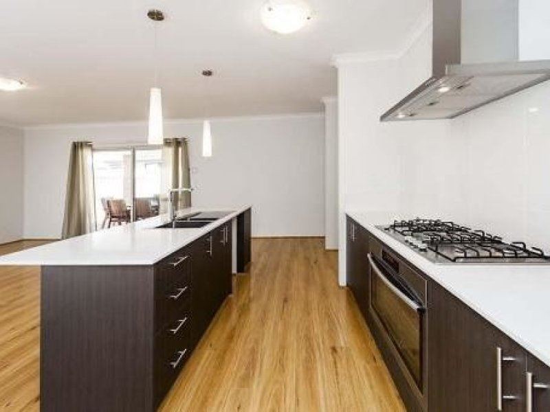 203 Pebble Beach Boulevard, Meadow Springs WA 6210