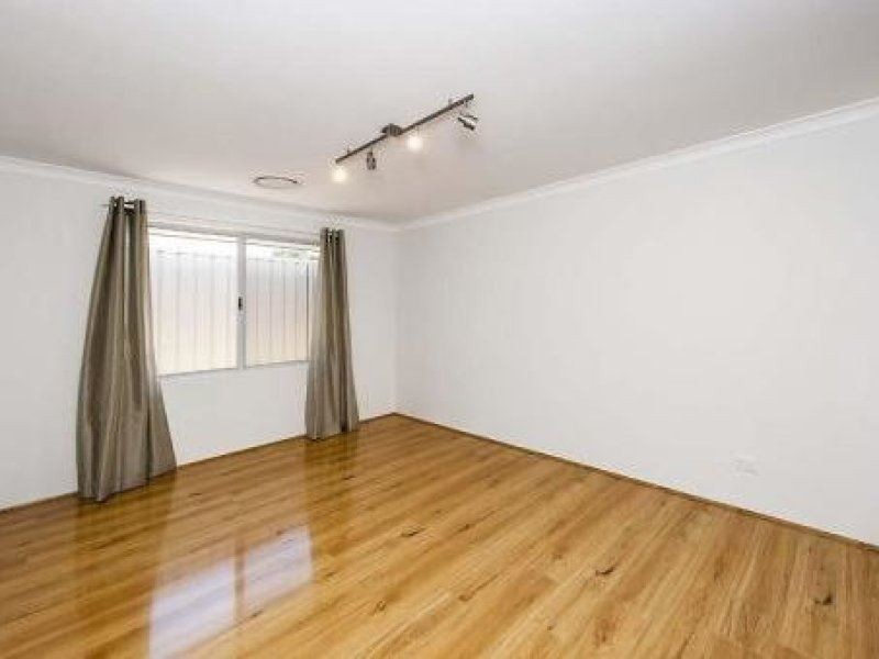 203 Pebble Beach Boulevard, Meadow Springs WA 6210